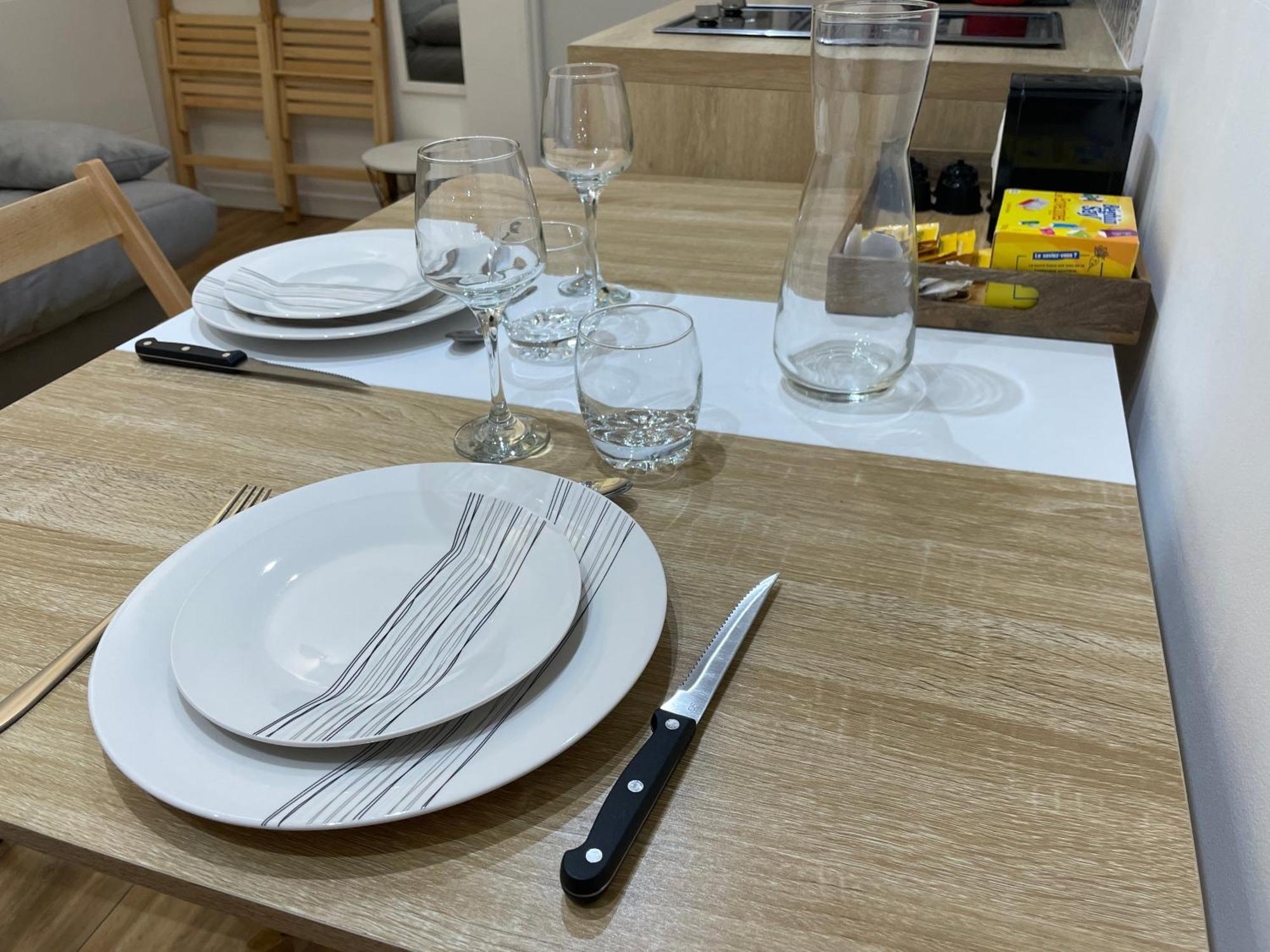 Chez Jean-Yves Et Zoe - La Dolce Vita - Au Calme, Tres Propre, Proche Parkings Niort Bagian luar foto